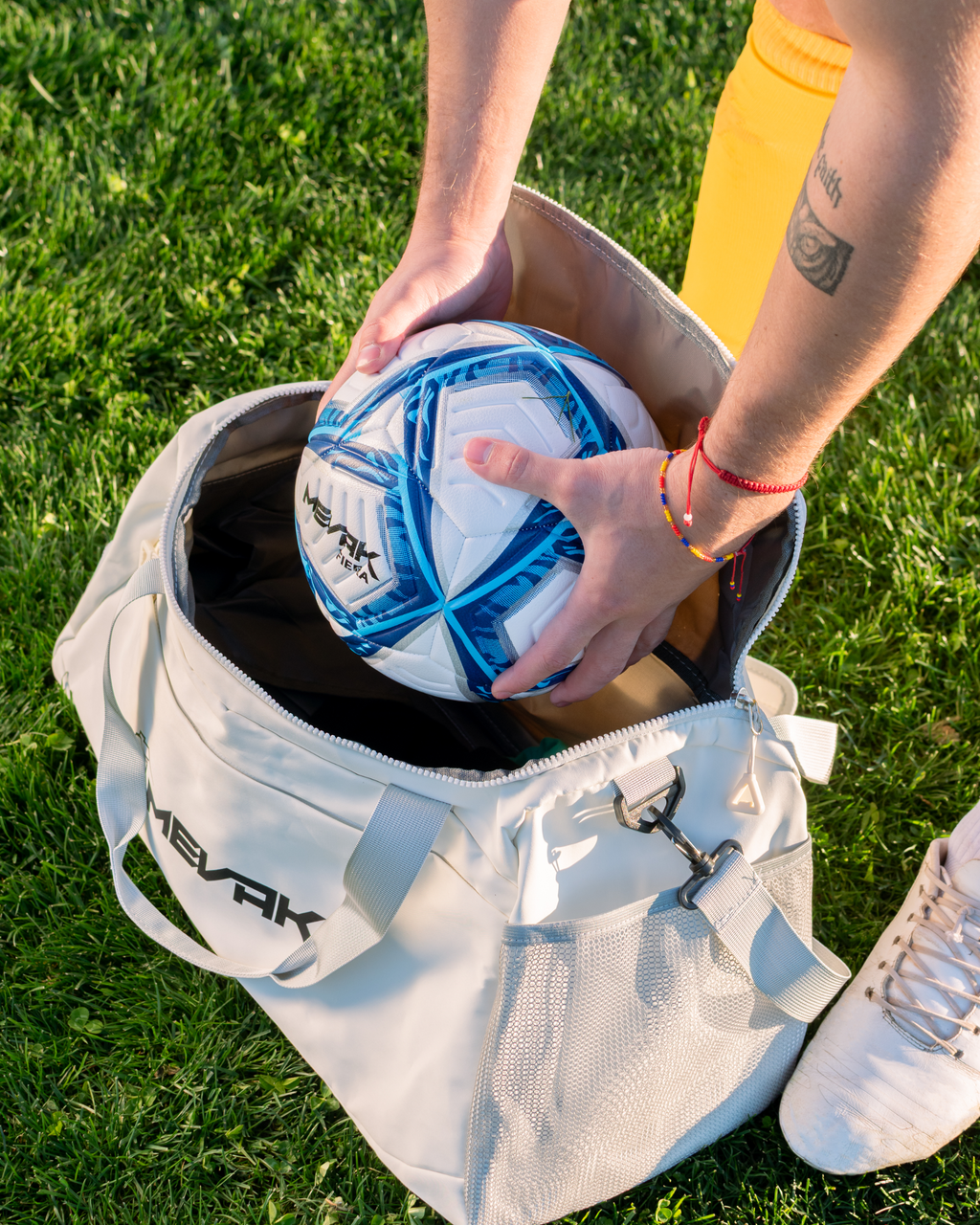 Bolso de mano deportivo blanco Mevak